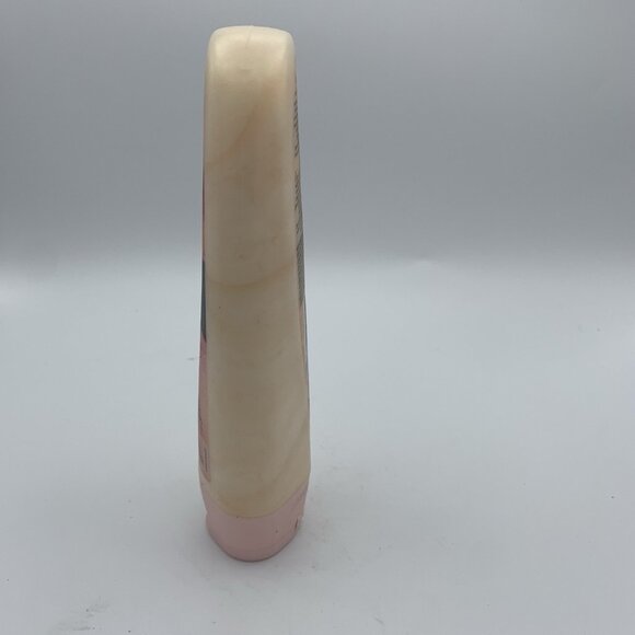 Olay Silk Whimsy Moisturizing Body Wash with Rose Extract & Almond Oil 295mL - Picture 2 of 5